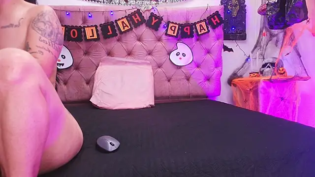 Snapshot of Auroraa_miller chatting on October 23, 2025, 11:53 am Auroraa miller online show from October 23, 2025, 11:53 am