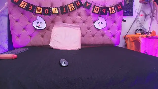 Snapshot of Auroraa_miller chatting on October 30, 2025, 11:55 am Auroraa miller online show from October 30, 2025, 11:55 am