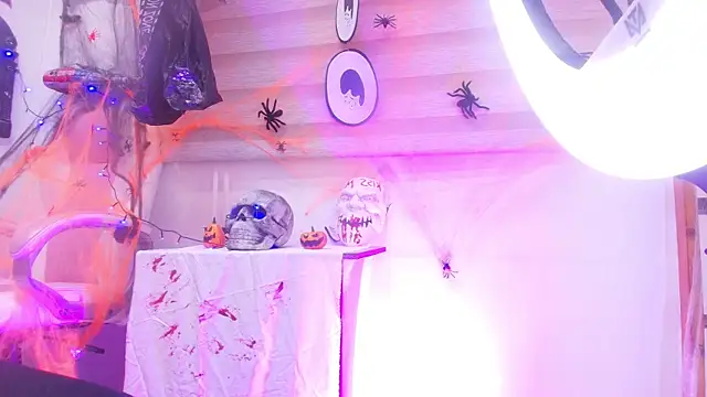 Snapshot of Auroraa_miller chatting on October 31, 2025, 11:55 am Auroraa miller online show from October 31, 2025, 11:55 am