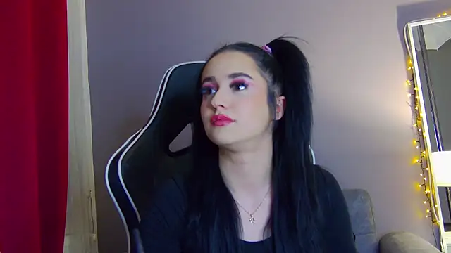 Snapshot of Eva_Lovvia_ chatting on February 19, 2025, 7:59 pm Eva Lovvia  online show from February 19, 2025, 7:59 pm