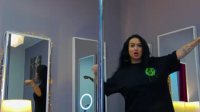 Snapshot of Eva_Lovvia_ chatting on February 26, 2025, 1:43 am Eva Lovvia  online show from February 26, 2025, 1:43 am