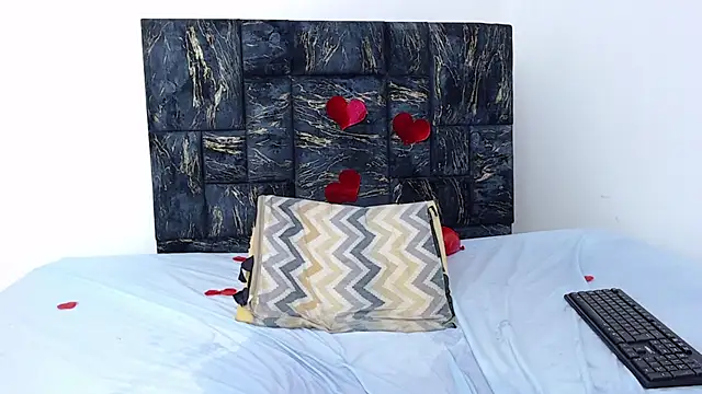 loretahorny online show from February 15, 2025, 8:11 am