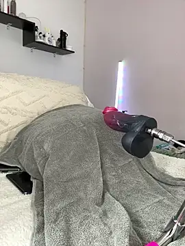 Snapshot of darkdesire_01 chatting on December 14, 2025, 2:17 am darkdesire 01 online show from December 14, 2025, 2:17 am