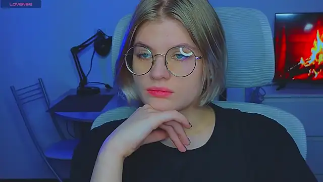 Snapshot of _JessieVibes chatting on February 10, 2025, 3:53 pm JessieVibes online show from February 10, 2025, 3:53 pm