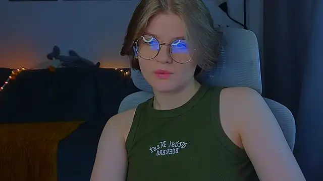 Snapshot of _JessieVibes chatting on October 24, 2025, 12:45 pm JessieVibes online show from October 24, 2025, 12:45 pm