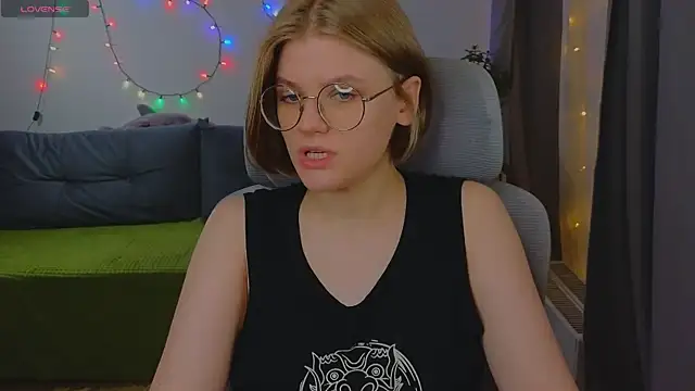 Snapshot of _JessieVibes chatting on November 19, 2025, 1:33 pm JessieVibes online show from November 19, 2025, 1:33 pm