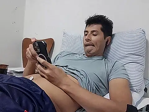 PerroDemonioHot online show from September 18, 2025, 4:03 am