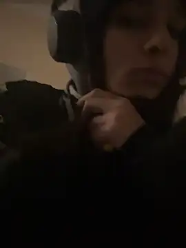 Snapshot of mollyEXD chatting on October 24, 2025, 6:37 pm mollyEXD online show from October 24, 2025, 6:37 pm