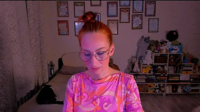 red rocco online show from March 21, 2025, 4:29 pm