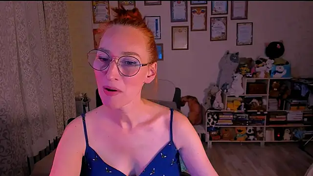 red rocco online show from March 22, 2025, 4:37 pm