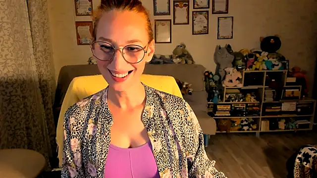 red rocco online show from September 17, 2025, 3:46 pm