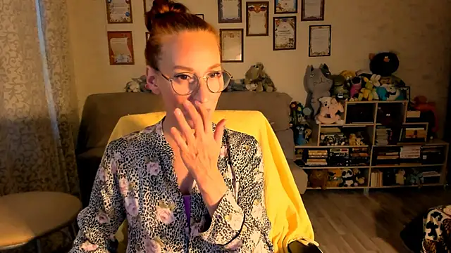 red rocco online show from September 18, 2025, 2:19 pm