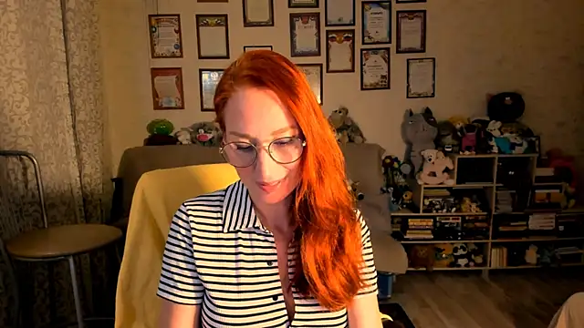 red rocco online show from October 16, 2025, 4:19 pm