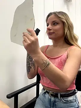 Snapshot of LanaSparks chatting on October 27, 2025, 4:38 am LanaSparks online show from October 27, 2025, 4:38 am