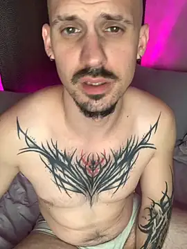 Snapshot of AssHunter4k chatting on September 15, 2025, 6:08 pm AssHunter4k online show from September 15, 2025, 6:08 pm
