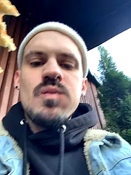 Snapshot of AssHunter4k chatting on November 22, 2025, 8:02 am AssHunter4k online show from November 22, 2025, 8:02 am