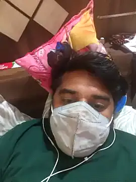 Snapshot of Raziv_komal143 chatting on February 3, 2025, 2:14 am Raziv komal143 online show from February 3, 2025, 2:14 am