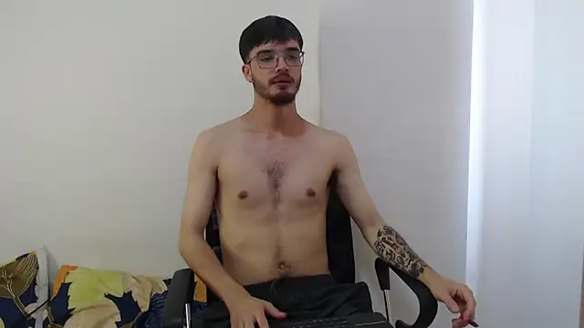 Snapshot of Aleex_Miller chatting on September 26, 2025, 7:29 pm Aleex Miller online show from September 26, 2025, 7:29 pm