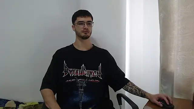 Snapshot of Aleex_Miller chatting on October 4, 2025, 8:07 pm Aleex Miller online show from October 4, 2025, 8:07 pm