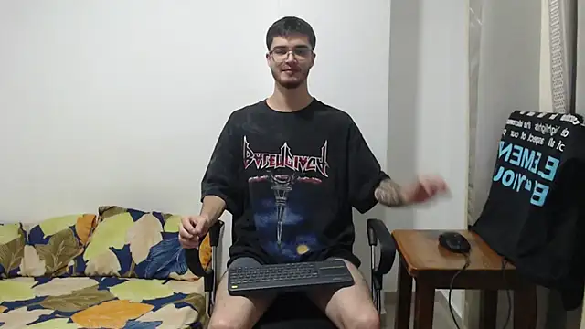 Snapshot of Aleex_Miller chatting on October 15, 2025, 3:17 am Aleex Miller online show from October 15, 2025, 3:17 am