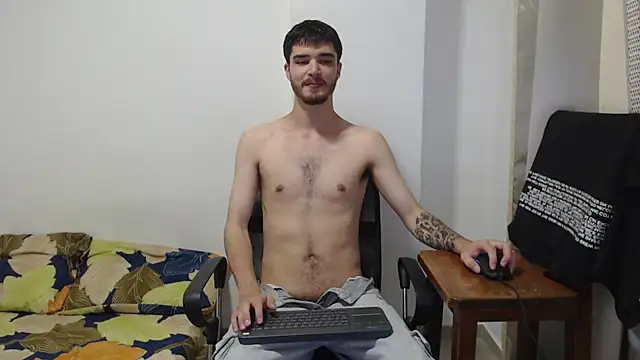 Snapshot of Aleex_Miller chatting on October 28, 2025, 10:52 am Aleex Miller online show from October 28, 2025, 10:52 am