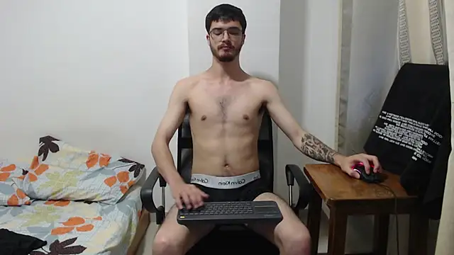 Snapshot of Aleex_Miller chatting on November 6, 2025, 4:02 am Aleex Miller online show from November 6, 2025, 4:02 am