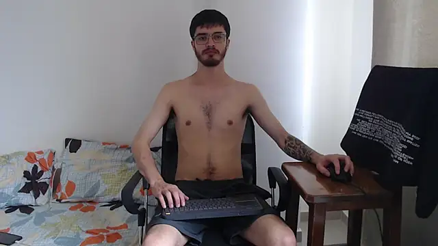 Snapshot of Aleex_Miller chatting on November 13, 2025, 5:01 pm Aleex Miller online show from November 13, 2025, 5:01 pm