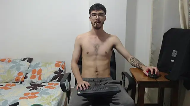 Snapshot of Aleex_Miller chatting on November 24, 2025, 6:13 am Aleex Miller online show from November 24, 2025, 6:13 am