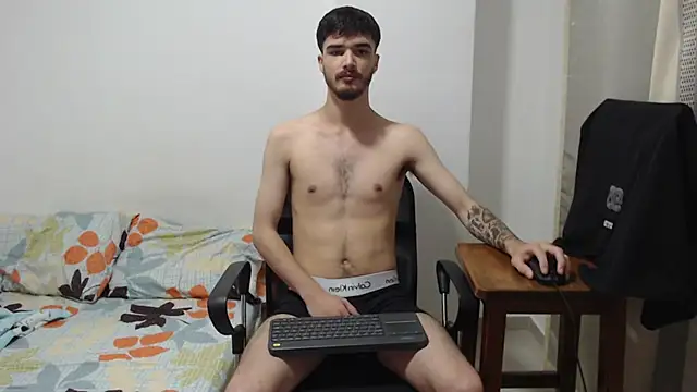 Snapshot of Aleex_Miller chatting on November 28, 2025, 3:31 am Aleex Miller online show from November 28, 2025, 3:31 am