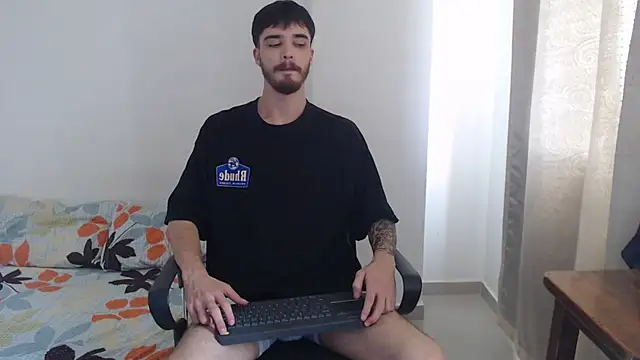 Snapshot of Aleex_Miller chatting on December 2, 2025, 2:34 pm Aleex Miller online show from December 2, 2025, 2:34 pm