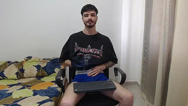 Snapshot of Aleex_Miller chatting on December 3, 2025, 11:52 am Aleex Miller online show from December 3, 2025, 11:52 am