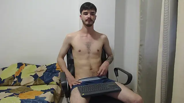 Snapshot of Aleex_Miller chatting on December 14, 2025, 12:05 am Aleex Miller online show from December 14, 2025, 12:05 am