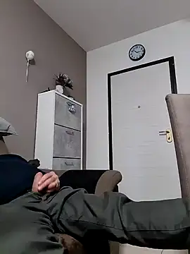 Snapshot of uomotrav chatting on January 22, 2025, 1:53 pm uomotrav online show from January 22, 2025, 1:53 pm