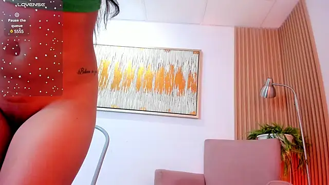 Snapshot of laurah_hill chatting on January 17, 2025, 7:38 pm laurah hill online show from January 17, 2025, 7:38 pm