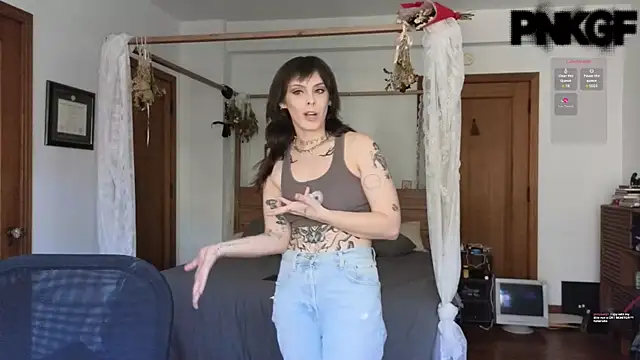 bunnierotten online show from January 21, 2025, 8:00 pm