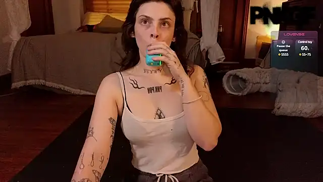 bunnierotten online show from February 12, 2025, 2:03 am