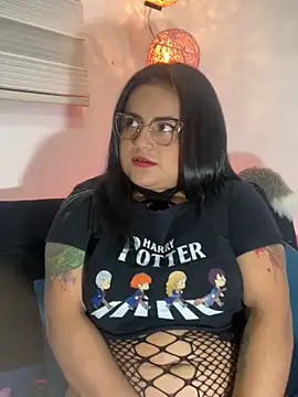 VanneCute1 online show from February 18, 2025, 12:15 am