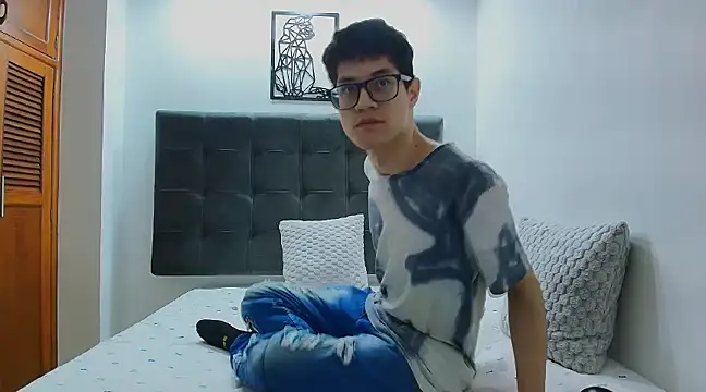 Snapshot of wolfandsky chatting on February 10, 2025, 11:15 am wolfandsky online show from February 10, 2025, 11:15 am