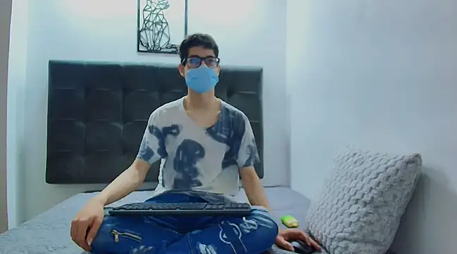 Snapshot of wolfandsky chatting on February 11, 2025, 11:21 am wolfandsky online show from February 11, 2025, 11:21 am