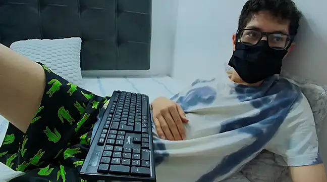 Snapshot of wolfandsky chatting on February 17, 2025, 11:13 am wolfandsky online show from February 17, 2025, 11:13 am