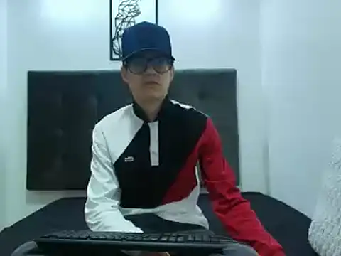 Snapshot of wolfandsky chatting on February 25, 2025, 11:19 am wolfandsky online show from February 25, 2025, 11:19 am