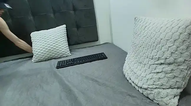 Snapshot of wolfandsky chatting on March 4, 2025, 5:24 pm wolfandsky online show from March 4, 2025, 5:24 pm