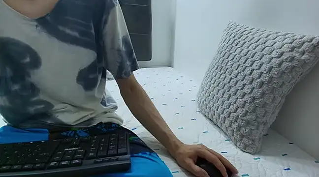 Snapshot of wolfandsky chatting on March 5, 2025, 11:38 am wolfandsky online show from March 5, 2025, 11:38 am