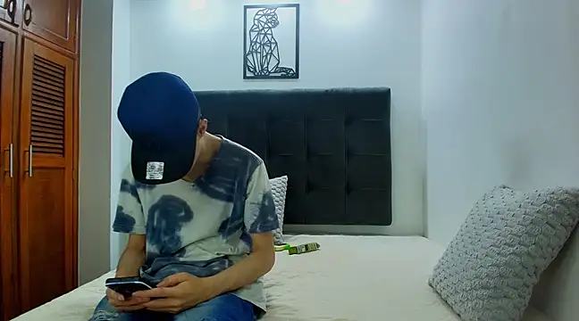 Snapshot of wolfandsky chatting on March 15, 2025, 11:29 am wolfandsky online show from March 15, 2025, 11:29 am