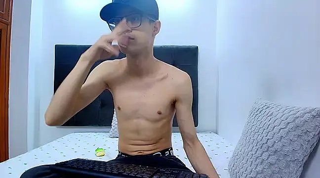 Snapshot of wolfandsky chatting on March 18, 2025, 11:08 am wolfandsky online show from March 18, 2025, 11:08 am