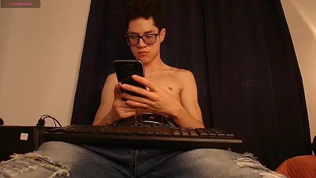 Snapshot of wolfandsky chatting on October 8, 2025, 11:41 am wolfandsky online show from October 8, 2025, 11:41 am