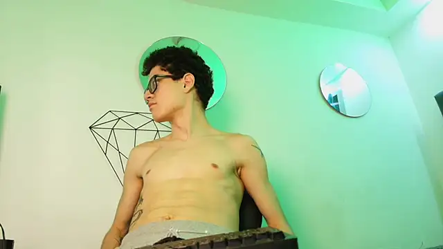 Snapshot of wolfandsky chatting on November 19, 2025, 12:05 pm wolfandsky online show from November 19, 2025, 12:05 pm