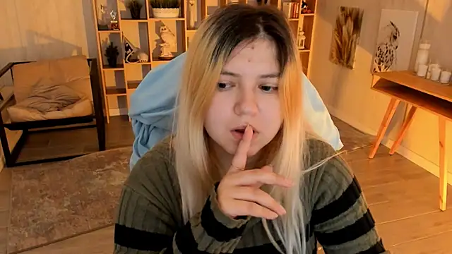 DiaAngell online show from October 26, 2025, 12:16 am