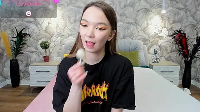 SusannJohnson online show from March 10, 2025, 3:12 am