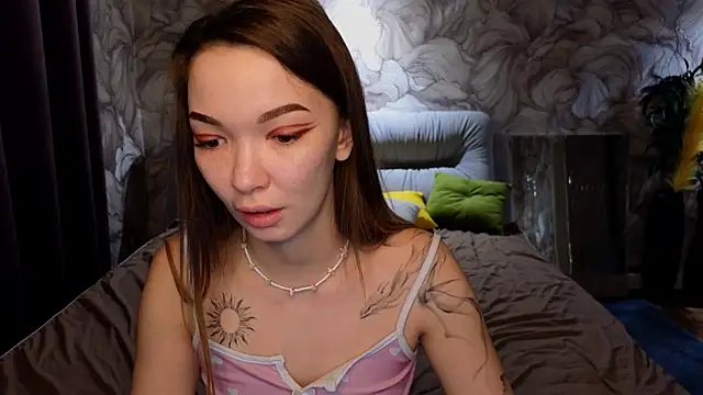 SusannJohnson online show from October 29, 2025, 12:35 am